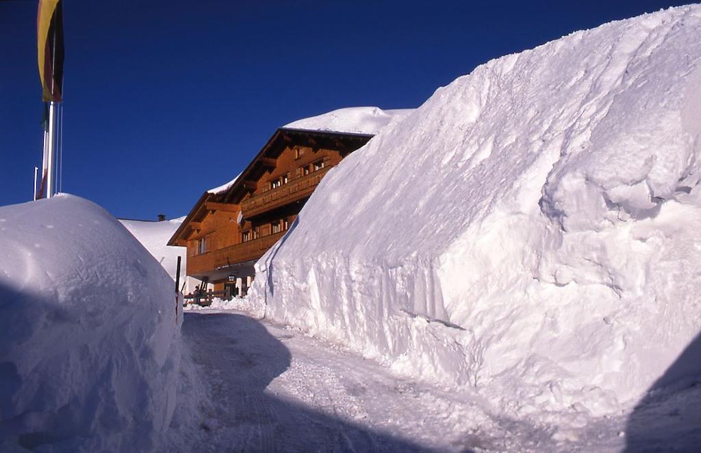 Hotel-Gasthof Zimba Damuels Exterior photo